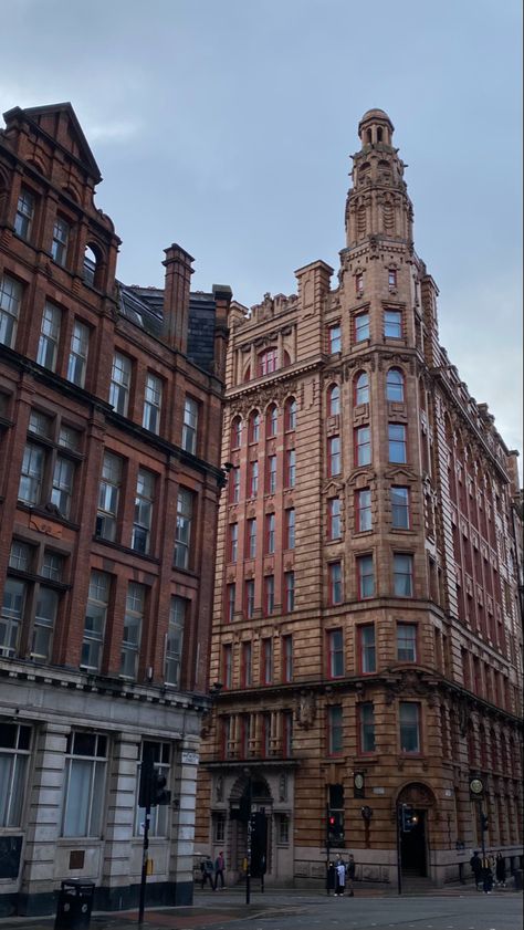 Uk City Aesthetic, Manchester England Aesthetic, Manchester Uk Aesthetic, University Of Manchester Aesthetic, Aesthetic Manchester, United Kingdom Aesthetic, Manchester Wallpaper, Manchester Aesthetic, Architecture England