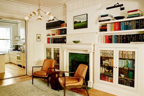 Photo 2 of 14 in The Stained-Glass Windows of a Dated Brooklyn Brownstone Inspire Its Colorful Renovation - Dwell Brownstone Layout, Victorian Molding, Brooklyn Townhouse, Staircase Outdoor, Farmhouse Scandinavian, Dwell Magazine, Parquet Floors, Floor Storage, Brooklyn Brownstone