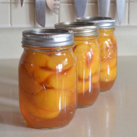 This is a great recipe to make for a party with a lot of people as they are a well preserved treat that is individually portioned. Peach Brandy Recipe, Alcohol Infused Fruit, Brandy Recipe, Canned Salsa Recipes, Winter Jam, Canning Peaches, Canning Fruit, Peach Preserves, Canning Vegetables