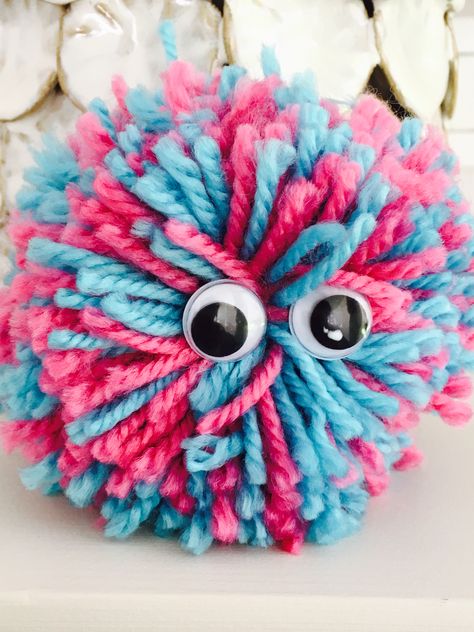 Googly Eyes Crafts, Kids Painting Ideas, Googly Eye Crafts, Kids Painting, Pom Pom Crafts, Dollar Tree Decor, Googly Eyes, Holiday Art, Art Activities