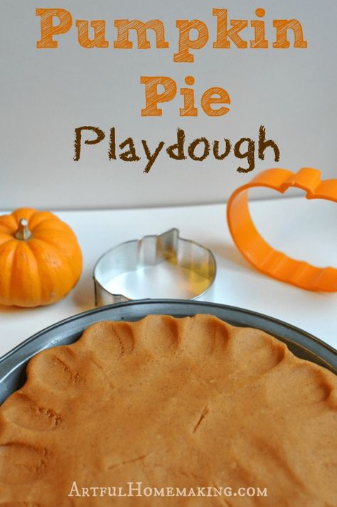 Pumpkin pie playdough is the perfect way for children to enjoy a sensory fall experience! It's inexpensive and easy to make, too! Pumpkin Playdough Recipe, Pumpkin Pie Playdough, Pumpkin Playdough, Pumpkin Crafts Preschool, Pumpkins Preschool, Pumpkin Unit, Fest Mad, Preschool Art Projects, Pumpkin Activities