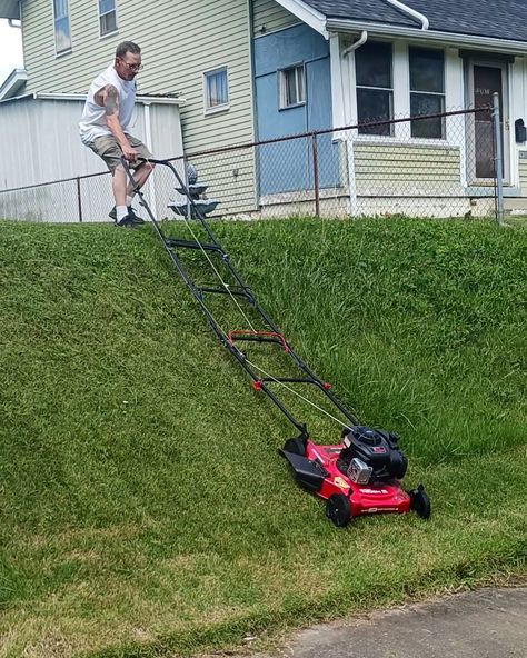 Perfect lawn solution | lawn mower | This lawnmower hack is genius for this steep lawn ✂️😲 | By Lessons Learned In Life | Facebook Lawn Mower Repair, Lessons Learned In Life, Lessons Learned, Lawn Mower, Outdoor Living, Lawn, Quick Saves