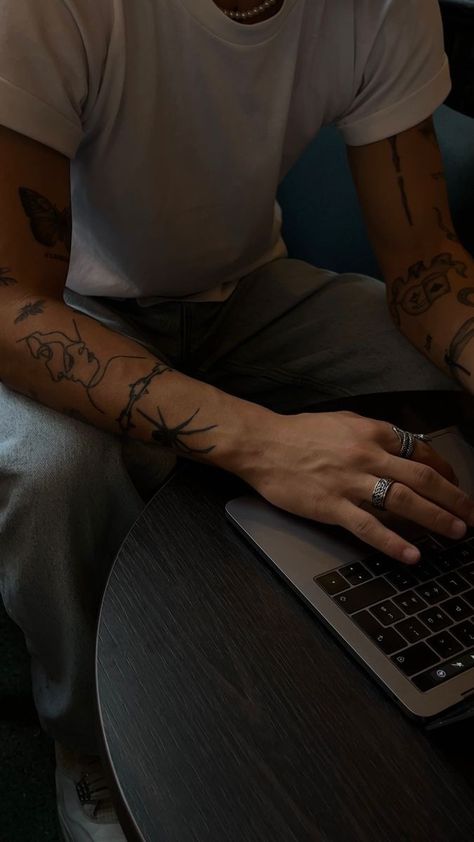 Studying At Starbucks, Tattoed Guys, Gentleman Aesthetic, Asian Tattoos, At Starbucks, Boy Tattoos, Aesthetic Tattoo, Looks Black, Arm Tattoos For Guys