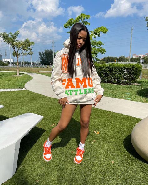 Fits With Orange Dunks, Hbcu Founders Day Outfit, Arizona State Dunks Outfit, Famu Football Game Outfit, Shoe Game Outfits, Famu Outfit, Famu College Aesthetic, Famu Homecoming Outfits, Hbcu Football Game Outfits