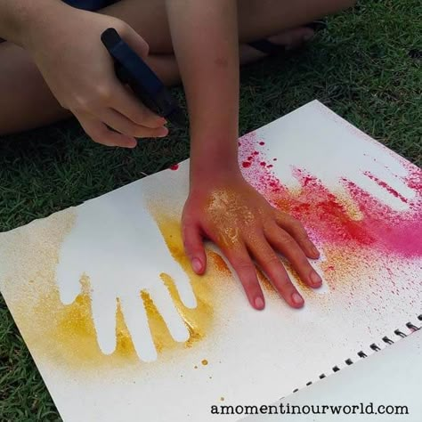 Get creative while learning about Aboriginal Rock Art. Create your own amazing Aboriginal Hand Stencil with spray paint and paper. Australian Art For Kids, Aboriginal Art For Kids, Aboriginal Education, Indigenous Education, Indigenous Australian Art, Didgeridoo, Aboriginal Culture, Hand Stencil, Painting Activities