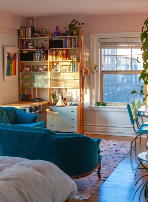 Maximalist Decor Studio Apartment, Small Apartment Maximalist Decor, Maximalist Apartments, Maximalist Studio Apartment, Maximalist Apartment, Small Apartment Inspiration, Sf Apartment, Maximalist Interior Design, Decorating Apartment