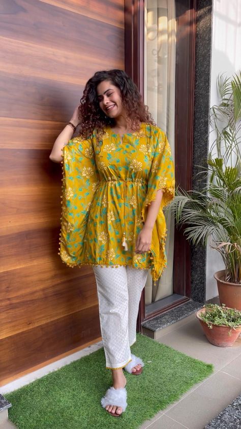 Printed Cloth Kurti Design, Kaftan Kurti Neck Design, Kaptaan New Design Dress, New Frock Style Kurti Design, Haldi Ceremony Outfit For Friends, Co Ords Outfits From Saree, Kaptan Dress Design New, Yellow Kurti With White Plazo, Kaaftaan Style Dress