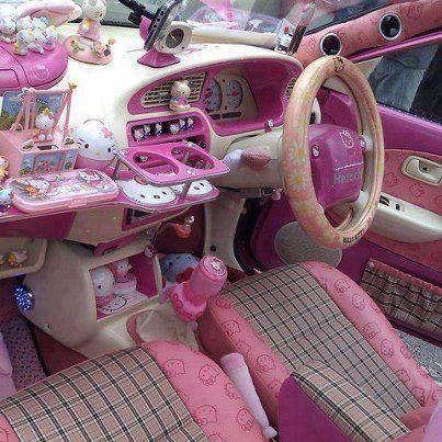 Uk Icon, Pink Cars, Pink Car Accessories, Hello Kitty Car, Images Hello Kitty, Charmmy Kitty, Hello Kitty Aesthetic, Girly Car, Hello Kitty Art