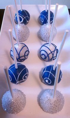 7 combinaciones con azul para tu tema de Quince - Quinceanera ES Elegant Cake Pops, Blue Cake Pops, Wedding Ides, White Winter Wedding, Denim And Diamonds, Wedding Cakes Blue, Royal Blue Wedding, Blue Cakes, Winter Wonderland Wedding