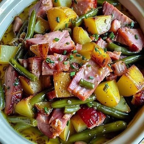 Crockpot Ham, Green Beans, and Potatoes - kingcareers.net Ham Green Beans Potatoes, Ham Green Beans And Potatoes, Crockpot Ham And Potatoes, Ham And Green Beans, Crockpot Green Beans, Beans And Potatoes, Beans In Crockpot, Crock Pot Potatoes, Ham Potato