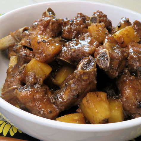 Filipino Ribs Recipe, Pineapple Spare Ribs Recipe, Pork Pineapple Recipes, Filipino Pork Ribs Recipe, Pineapple Ribs Recipe, Filipino Party Food, Pineapple Ribs, Easy Pork Ribs, Sweet And Sour Spareribs