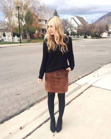 Cord Skirt Outfit, Buisness Outfits, Corduroy Skirt Outfit, Skirt Outfit Fall, Shopping Addict, Teacher Wardrobe, Outfit 2023, Street Beat, Outfit Autumn