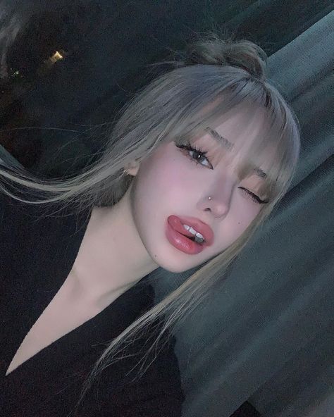 @yuna_1_27 on instagram Medium Long Haircuts, Korean Makeup Look, Edgy Makeup, Cute Makeup Looks, Uzzlang Girl, Long Hair Cuts, Girls Makeup, Cute Makeup, Aesthetic Hair