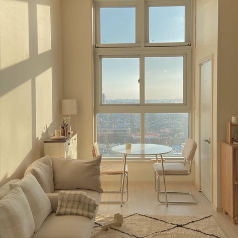 Korean Living Room, Korean Apartment Interior, Casa Clean, Aesthetic Apartment, Deco Studio, Apartment Aesthetic, Apartment Style, Minimalist Room, Aesthetic Rooms