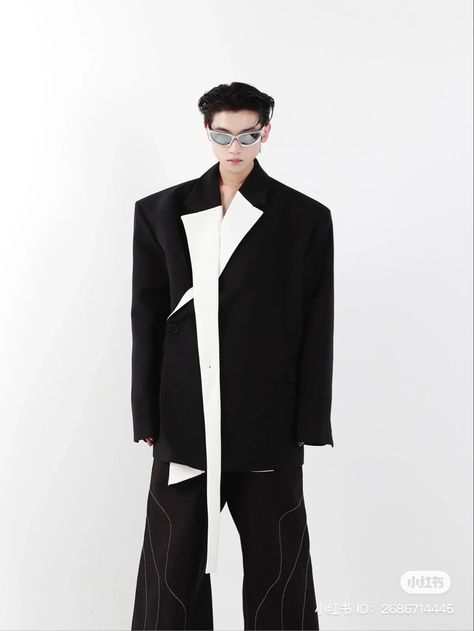 Minimal Futuristic Fashion, Futurism Fashion Men, Futuristic Minimalism Fashion, Futuristic Outfit Men, Black Inspired Outfits, Futuristic Suit, Deconstructivism, Modern Suits, Modern Clothes