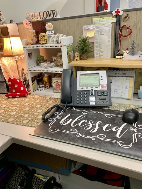 A plastic mat works well with a Mouse Clinic Desk Decor, Orginazation Ideas Office, Nurse Desk Decor Office Ideas, Cubicle Office Decorating Ideas, Decorated Cubicle At Work, Decorate Desk At Work, Work Cubicle Decor Ideas, Diy Cubicle Decor, Office Cubical Decor