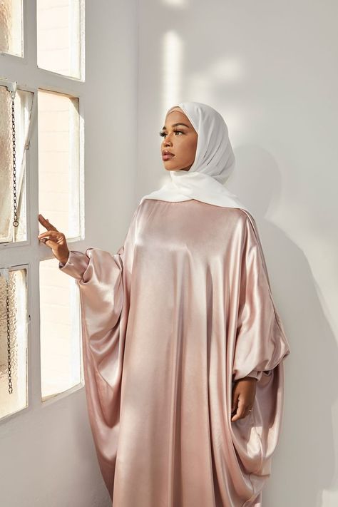 One piece prayer dress scarf attached Outfit Ideas For Muslim Women, Kaftan Dress Modern, Boubou Styles, Abaya Styles, Prayer Clothes, Modest Outfits Muslim, Muslim Women Clothing, Islamic Fashion Dresses, Prayer Dress