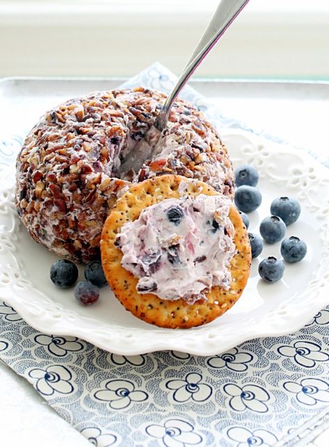 Blueberry Cheeseball - my recipe: combine cream cheese and yogurt, add a little honey to taste, mix in blueberries and serve or can blend in food processor - Blueberry Cheesecake Dip, Cheese Logs, Dessert Mix, Firecracker Chicken, Lemon Blueberry Cheesecake, Holiday Cheese, Cheese Log, Festive Appetizers, Pint Mason Jars