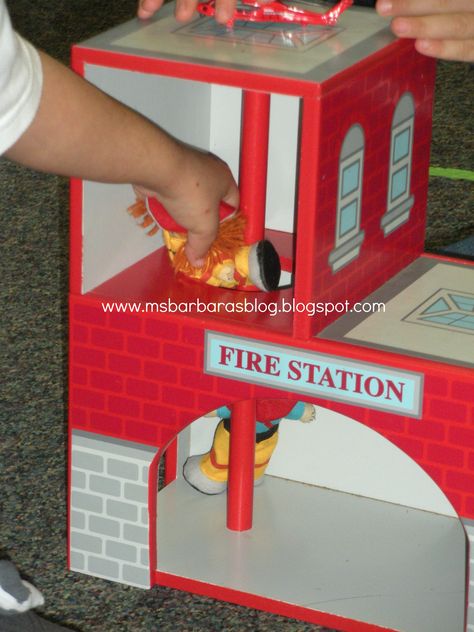 Firestation roleplay Diy Firestation, Fire Hall, Transitional Kindergarten, Community Helpers, Playroom Ideas, Preschool Ideas, Fire Station, Preschool Fun, Fire Truck