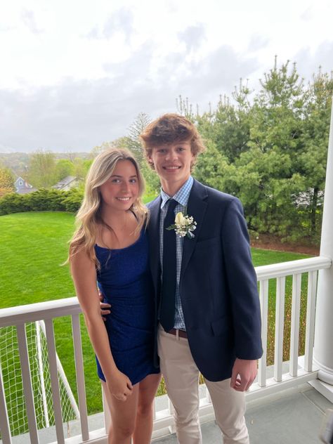 Dark Blue Hoco Couple, Hoco Date Outfits, Navy Homecoming Dress Couple, Light Blue Hoco Couple Outfits, Homecoming With Date, Hoco Pose Ideas With Date, Navy Hoco Couple, Homecoming Dates Matching, Cute Couple Hoco Pictures