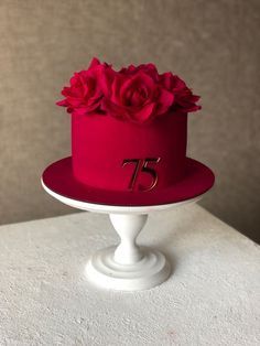 Red Elegant Cakes Birthday, Red Roses Cake Ideas, Red Birthday Cake For Women, Red Birthday Cake Aesthetic, Simple Red Cake, Red Anniversary Cake, Red Cake Ideas, Red Cake Designs Birthday, Red Cake Aesthetic