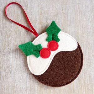 Felt Christmas Tree Decorations, Handmade Felt Ornament, Diy Felt Christmas Tree, Felt Ornaments Patterns, Heart Christmas Ornaments, Felt Crafts Christmas, Felt Tree, Felt Christmas Decorations, Felt Christmas Tree