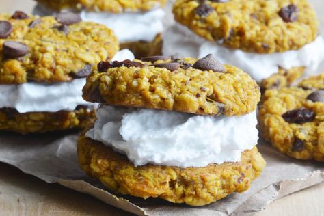 Butternut Squash Oatmeal Cookie Sandwiches, Vegan & Gluten-Free - The Colorful Kitchen Butternut Squash Oatmeal, Squash Oatmeal, Squash Cookies, Cookie Sandwich, Vegan Cookie, Cookie Sandwiches, Healthier Desserts, Vegan Thanksgiving Recipes, Oatmeal Cookie