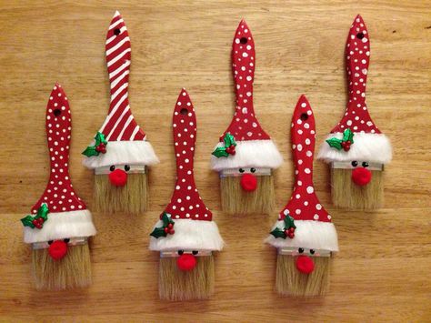 Christmas Crafts With Paint Brushes, Paint Brush Christmas Crafts, Paint Brush Ornaments, Pinterest Christmas Crafts, Diy Christmas Ornaments Easy, Handmade Christmas Crafts, Christmas Crafts To Make, Christmas Gnomes, Easy Christmas Crafts