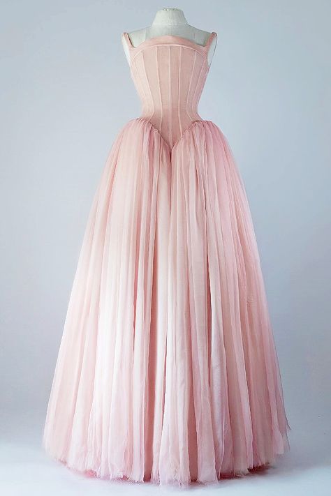 FRIEDA LEPOLD The Rose Of Time Dress if you want to support this blog consider donating to: ko-fi.com/fashionrunways – @costumeloverz71 on Tumblr Princesscore Fashion, Ball Gowns Evening, Pink Tulle, Ball Gown Wedding Dress, The Rose, Ball Dresses, Prom Dresses Long, Pink Fashion, Vintage Pink