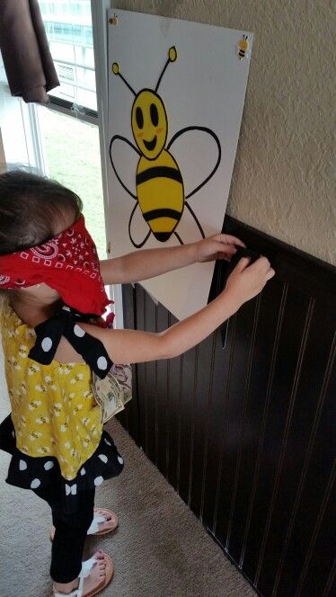 Pin stinger on bee game Bee Birthday Theme, 1st Birthday Party Games, Bee Games, Bumble Bee Birthday, Bee Theme Party, Bee Birthday Party, Second Birthday Ideas, Bumble Bee Baby Shower, Bee Movie