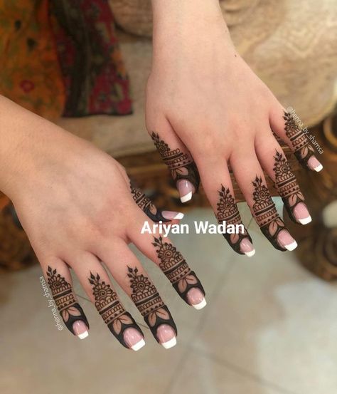 Finger Mehndi Style, Fingers Mehndi, Finger Mehendi Designs, Finger Mehndi, Finger Henna Designs, Eid Henna, Henna Tattoo Hand, Henna Tattoo Designs Hand, Finger Henna