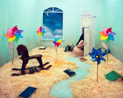 Artist Turns Her Small Studio Room Into Surreal Dreamscapes Without Using Photoshop | Bored Panda Photographer Self Portrait, Jimmy Nelson, Illustration Manga, Wallpaper Computer, Photography Exhibition, Surrealism Photography, Free Photography, Yayoi Kusama, Beautiful Dream