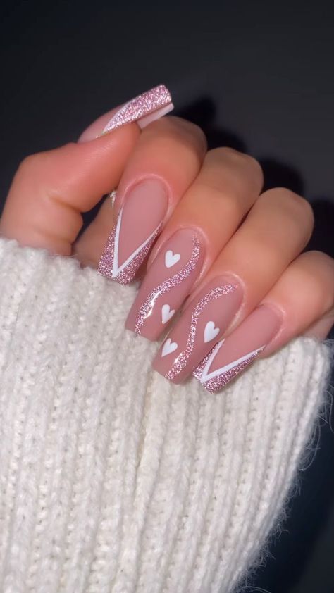 Pink Heart Nails, Shellac Nail Designs, Luv Nails, Henna Nails, Nail Designs Ideas, Finger Nail Art, Long Nail Designs, Long Nail, French Tip Acrylic Nails