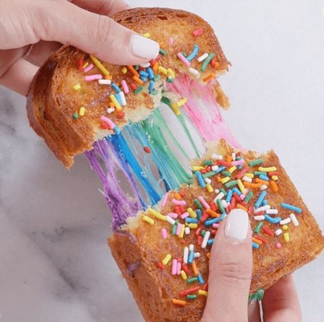 Unicorn Birthday Party Food, Rainbow Grilled Cheese, Cheese Toastie, Unicorn Party Food, Croissant Sandwich, Healthy Party Food, Classic Grilled Cheese, West African Food, Donut Decorations