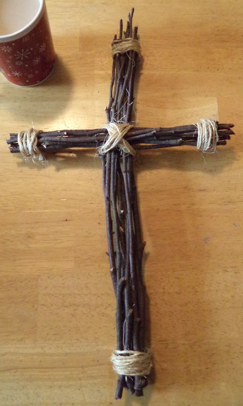 Twig / Stick Cross, Rustic Décor...Twigs / sticks and twine.~ Cross, Rustic, Crafts, Holidays, Christmas, Easter, DIY Nailed It ✝️ Cross Made With Sticks, Cross Made From Sticks, Crafts With Sticks And Twigs Diy Projects, Stick Crafts Twigs, Twig Crafts Diy, Diy Cross Crafts, Diy Cross Decor, Crafts With Sticks And Twigs, Crafts With Sticks