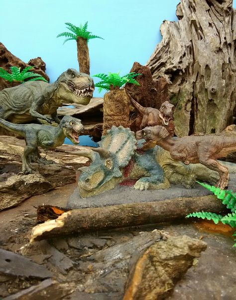 Scratch built dinosaur diorama using Papo T Rex model's and Rebor Triceratops, by Paleo Paul. T Rex Diorama, Dinosaur Landscape, Dinosaur Diorama, Village Garden, Dinosaur Land, Dinosaur Projects, Diorama Ideas, Dinosaur Drawing, Sculpture Art Clay