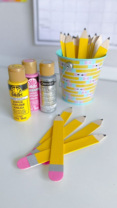 Chelsey Bokey | Want to make your own set of pencil sticks? ✏️ Here are the 3️⃣ simple steps:⁣ ⁣ 1️⃣ cut one end of the popsicle stick into a triangle or… | Instagram Pencil Sticks For Classroom, Popsicle Stick Pencil Craft, Pencil Popsicle Sticks, Teacher Popsicle Sticks, Pencil Dispenser Teacher Diy, Classroom Crafts For Teachers, Teacher Crafts For Classroom, Back To School Diy Crafts, Popsicle Stick Crafts For Adults Diy