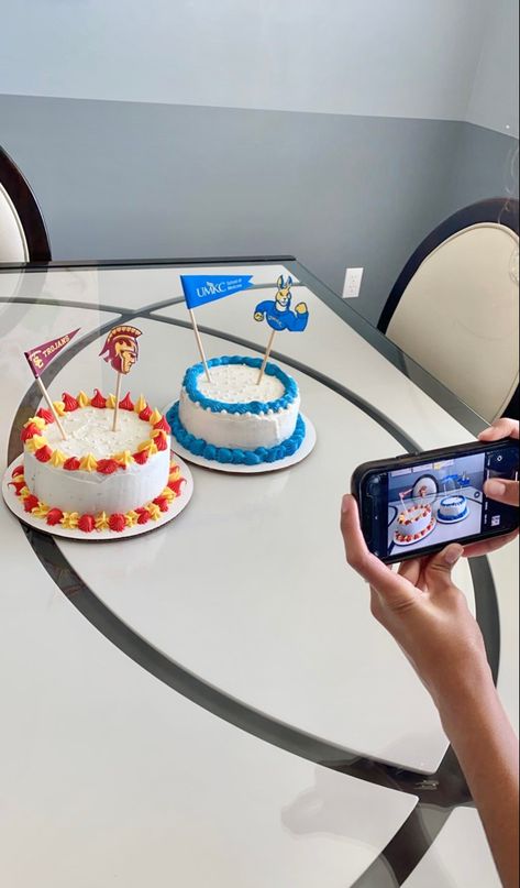 College Cakes Going Off To, College Acceptance Cake, Usc Cake, College Cake, Grad Brunch, Ucla College, Pomona College, Senior Things, Senior Year Fun