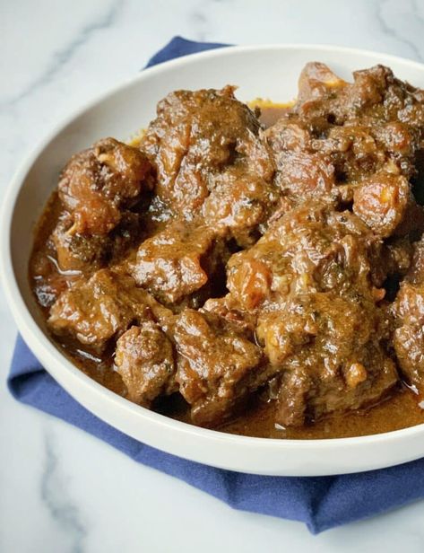 Oxtail Stew {Whole30, Paleo, Keto} Jamaican Oxtail Stew, Noodles And Sauce, Jamaican Curry Goat, 30 Minute Meals Chicken, Oxtail Stew Recipe, Oxtail Recipe, Autoimmune Diet Recipes, Green Seasoning, Caveman Diet Recipes