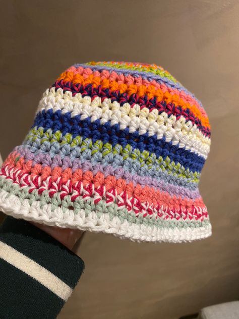 Colorful Crochet Bucket Hat, Summer Bucket Hat Crochet, Summer Crochet Bucket Hat, How To Crochet A Bucket Hat, Beginners Crochet Patterns, Crochet Bucket Hat Pattern, Knitted Bucket Hat, Knit Bucket Hat, Bucket Hat Crochet