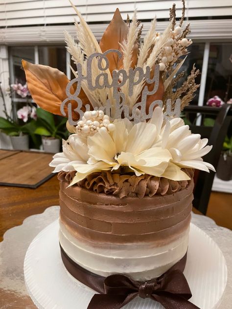 Chocolate cake w/chocolate and white chocolate buttercream frosting Brown And Beige Birthday Cake, Melanin Cake Ideas, Pink And Brown Birthday Cake, Shades Of Brown Brunch, Earth Tone Cake, Shades Of Brown Birthday Theme, Brown And Gold Cake, Brown Cake Ideas, Brown Theme Party