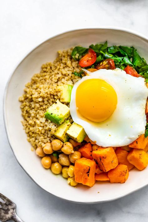 Enjoy a Quinoa Breakfast Bowl that is full of savory flavors! A great nourishing way to start the day right. Made gluten-free and easy to meal prep. Breakfast Grain Bowl, Ethiopian Breakfast, Cheap Gluten Free Meals, Quinoa Breakfast Recipes, Quinoa Recipes Breakfast, Savory Quinoa, Vegan Breakfast Options, Vegan Gluten Free Breakfast, Breakfast Bowls Recipe