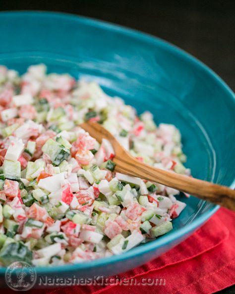 A fresh crab and cucumber salad. This one beats any deli crab salad! @NatashasKitchen Crab Meat Salad, Salad Macaroni, Salad With Cucumber, Cucumber And Tomato, Crab Salad Recipe, Meat Salad, Grape Salad, Cold Salad, Crab Salad