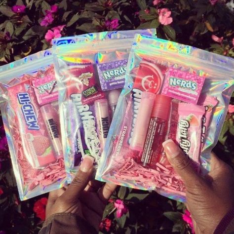 Lip gloss 🤍 Link in bio to shop with her! Lip Gloss Diy Recipes, Burts Bees Lip Gloss, Mary Kay Lip Gloss, Lip Gloss Recipe, Nyx Lip Gloss, Gloss Diy, Peach Lip Gloss, Lip Gloss Homemade, Red Lip Gloss