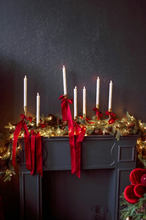 Elegant Christmas Mantel with Candles and Garland · Free Stock Photo Happy New Year Wallpaper Aesthetic, Wallpaper Aesthetic Happy, Aesthetic Happy New Year, Fireplace Mantle Christmas, Wallpaper Christmas Aesthetic, Aesthetic Video Ideas, Aesthetic Christmas Tree, Mantle Christmas, Garland Lights