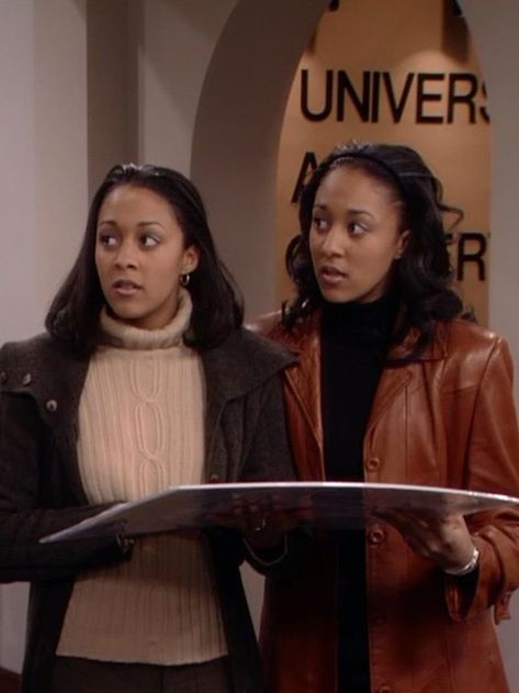 Sister Sister Tv Show Aesthetic, Tia And Tamera Mowry 90s Outfits Sister Sister, Tia Tamera Outfits, Tia And Tamera Mowry 90s Outfits, Salt N Peppa Outfits 90s, Moesha Style, Sister Sister Aesthetic, Tia And Tamera Mowry 90s, Sister Sister Outfits