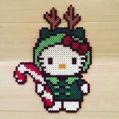 Pixel Art Noel, Hama Beads Christmas, Christmas Perler Beads, Hamma Beads Ideas, Melty Bead Patterns, Pearl Beads Pattern, Easy Perler Beads Ideas, Fuse Bead Patterns, Kitty Christmas