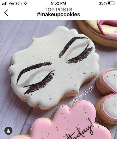 Makeup Cookies, Spa Cookies, Chocolate Covered Strawberry Recipe, Cookie Pictures, Sugar Cookie Royal Icing, Make Up Cake, Adult Birthday Cakes, Soft Sugar Cookies, Fancy Cookies