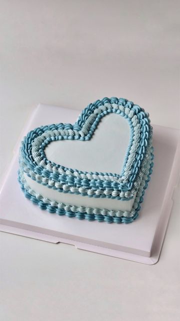 Cute Heart Cake Blue, Blue Heart Cake Aesthetic, Turquoise Heart Cake, Blue Birthday Cake For Girl, Baby Blue Heart Cake, Light Blue Cake Aesthetic, Light Blue Heart Cake, Vintage Heart Cake Blue, Blue Cakes For Girls Birthday