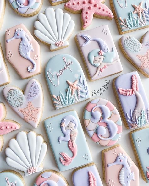 Unicorn Birthday Party Food, Royal Icing Recipes, Seashell Cookies, Soft Sugar Cookie, Designer Cookies, Mermaid Custom, Pastel Mermaid, Mermaid Cookies, Cookie Sets